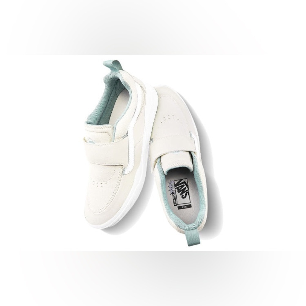 Vans men’s size 7 women’s 8.5 Cream and Mint Slip-On Sneakers